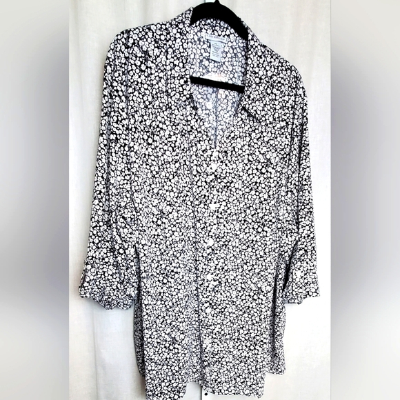 Women's Catherine's 4X 30/32W Black White Floral Tunic Button Up 3/4 Sleeve New - Picture 1 of 16